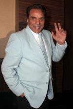 Dharmendra at the Launch of YUMMY CHEF Heat and Eat in Novotel hotel, Mumbai on 1st Sept 2011.jpg
